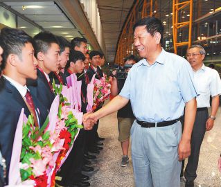 ��ʥ������������43�����缼�ܴ����й������ſ��� ��ε��ǰ������ӭ�Ӳ�����������ʾף��